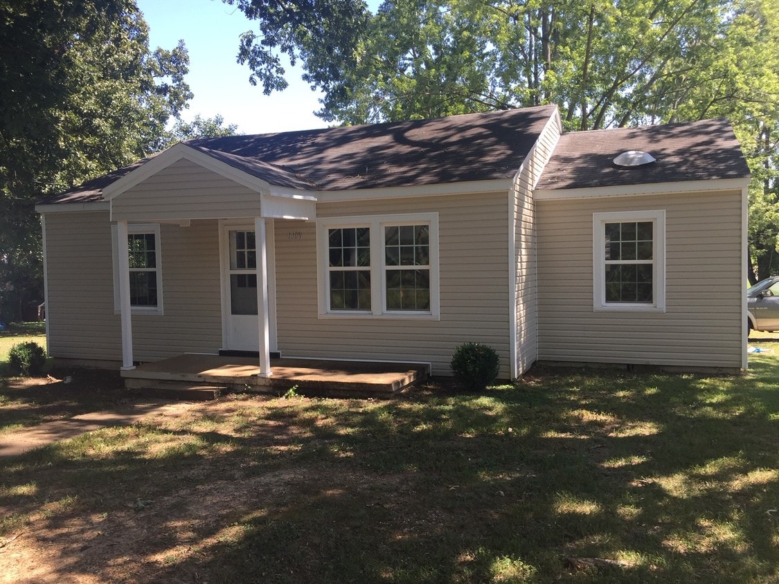 1409 Coleman Ave, Athens, AL 35611 House Rental in Athens, AL