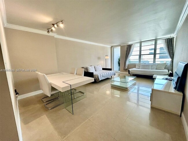 Foto del edificio - 100 Lincoln Rd