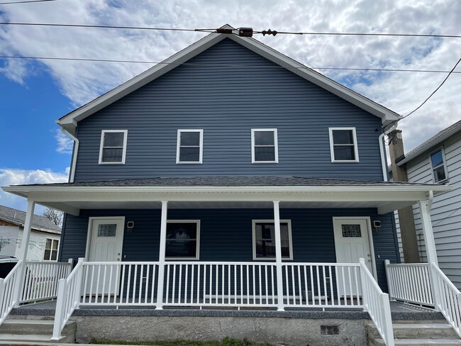 Building Photo - 218 Sussex St