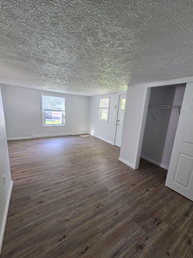 Building Photo - 2-Bedroom Wind Gap Home Available Now!