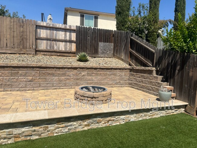 Building Photo - 5508 Copper Sunset Way