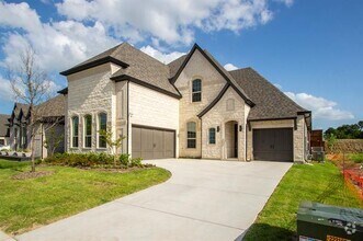 Building Photo - 2223 Clairmount Dr