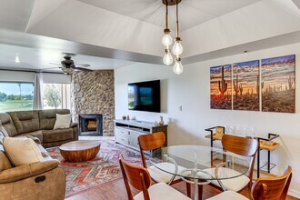 Building Photo - 7910 E Thomas Rd