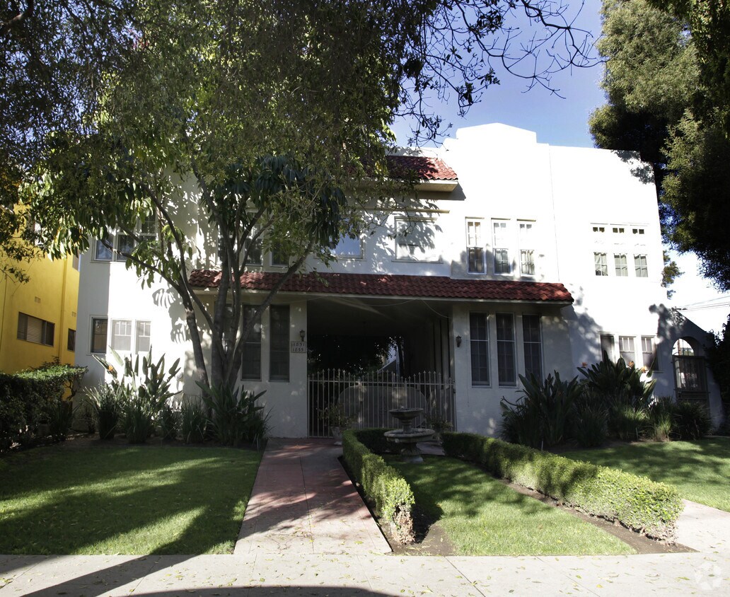 Foto del edificio - 1851-1855 Canyon Dr