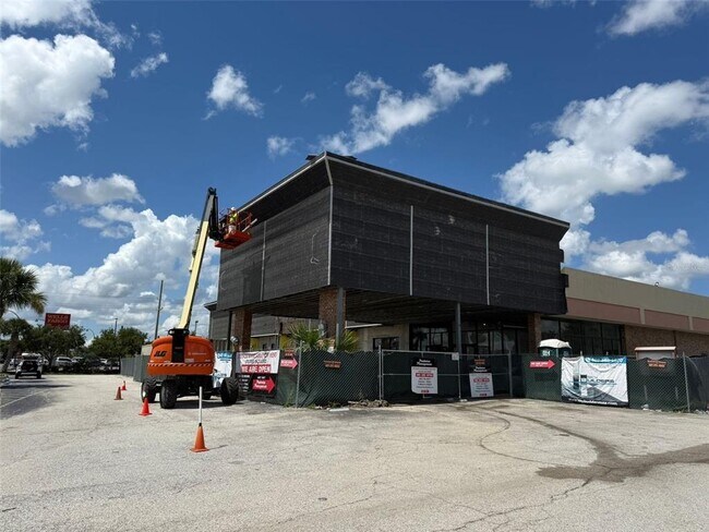 Building Photo - 7900 S Orange Blossom Trail