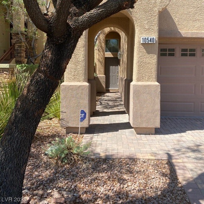 Foto del edificio - 10540 Nantucket Ridge Ave