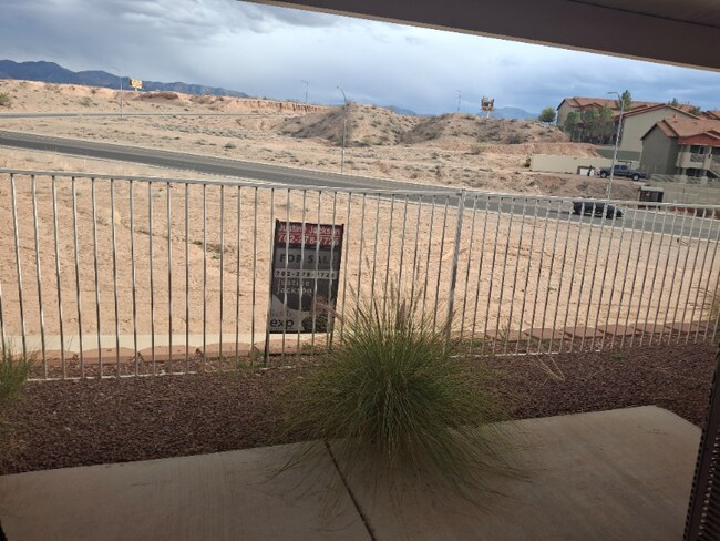 Foto del edificio - 680 Peartree Ln