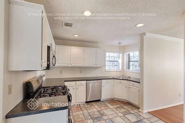 Foto del edificio - 727 Autumn Oaks Dr