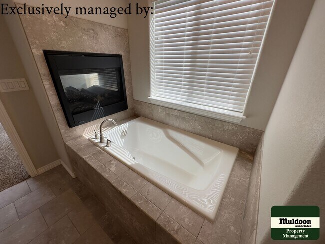 Foto del edificio - Amazing Home - All The Upgrades! Available...