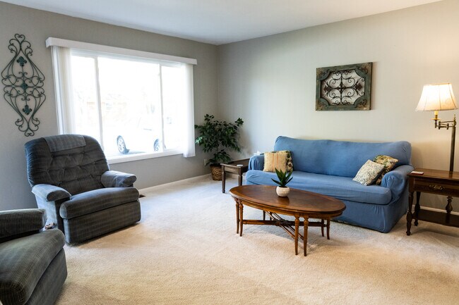 Foto del edificio - 9617 Deneen Dr