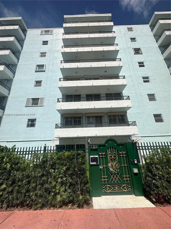 Foto del edificio - 720 Collins Ave