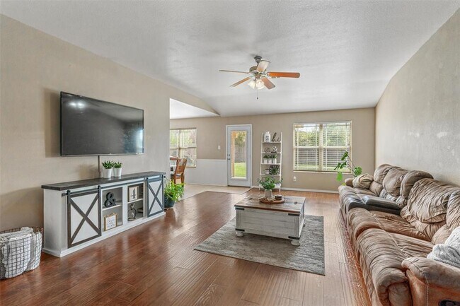 Building Photo - 133 Lignite Dr