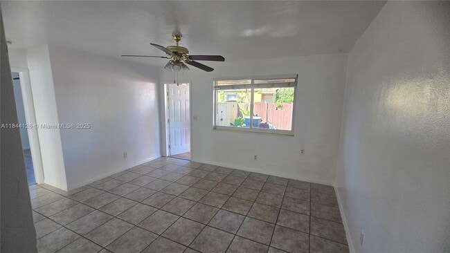 Foto del edificio - 620 SW 4th Ct