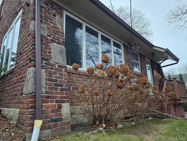 Foto del edificio - 16 Bon Air Ave