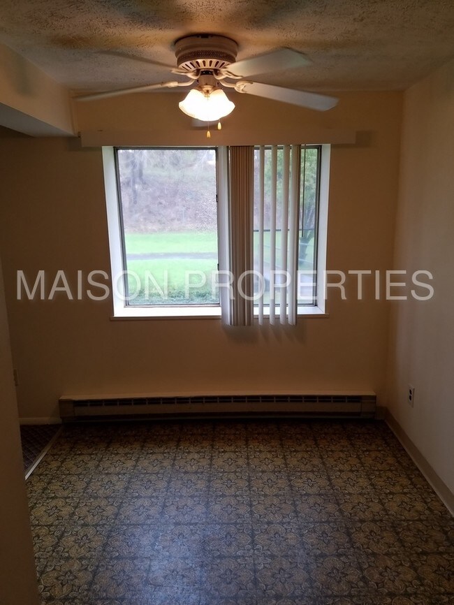 Building Photo - 138 Woodhill #9 | 2BD 1 BA | Greece