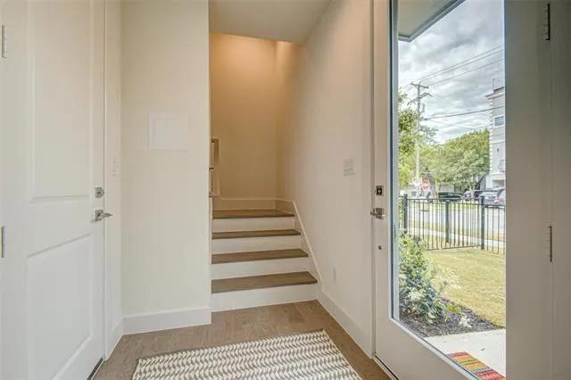 Foto del edificio - 5703 Lindell Ave