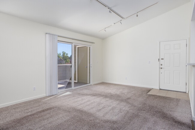 Freshly painted walls and modern light fixtures on ceiling - 140 Reflections Dr