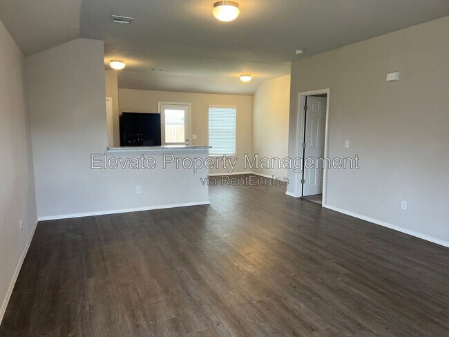 Building Photo - 1357 Dustin Dr