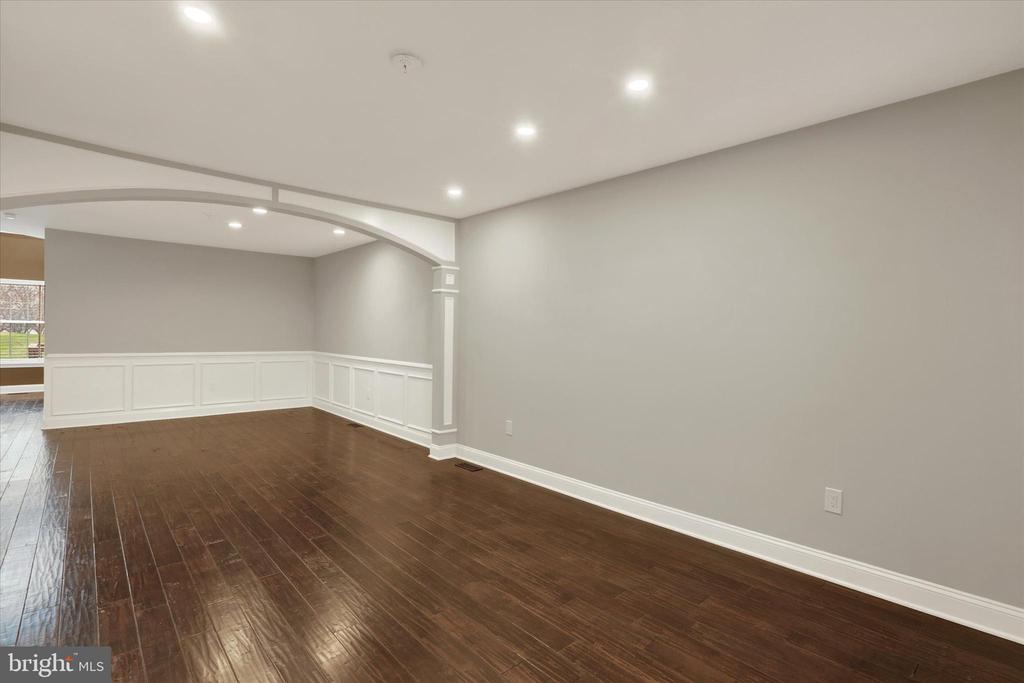 Foto principal - 102 Julian Dr E