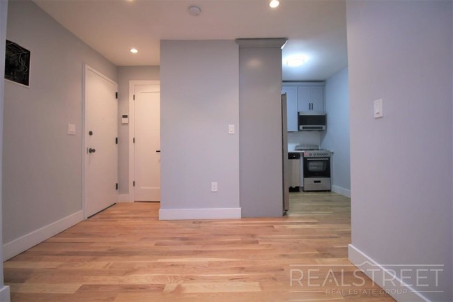 Building Photo - Brand NEW 2 Bed in Bed Stuy