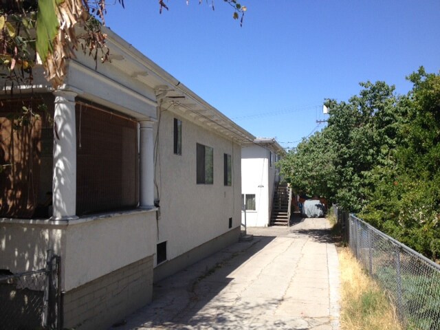 Building Photo - 2651-2653 Sichel St