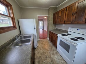Building Photo - 221 Witter St