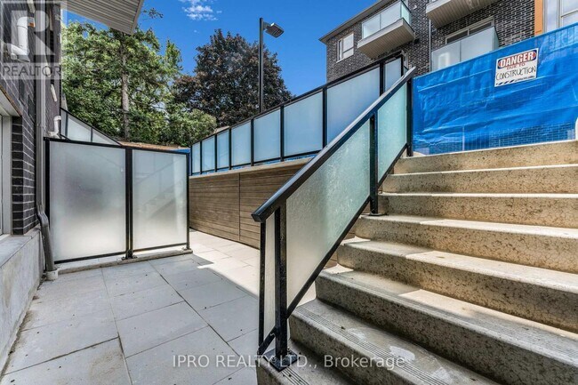 Photo du bâtiment - 440-2789 EGLINTON Ave