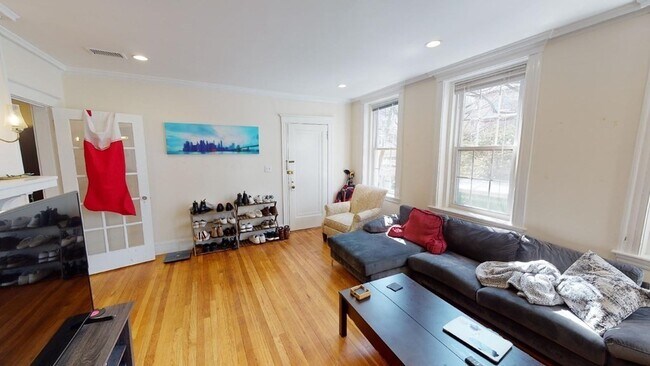 Foto del edificio - 114 University Rd