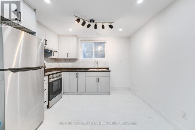 Building Photo - 2043 Cedarpark Dr