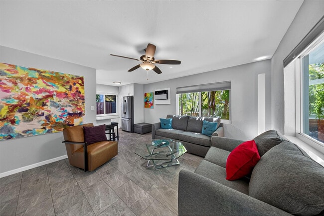 Foto del edificio - 305 NE 15th St