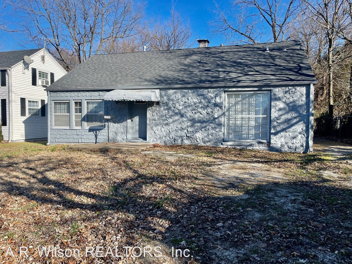 Primary Photo - 4 br, 1 bath House - 1706 S. National Ave.