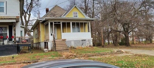 Building Photo - 406 Morton St
