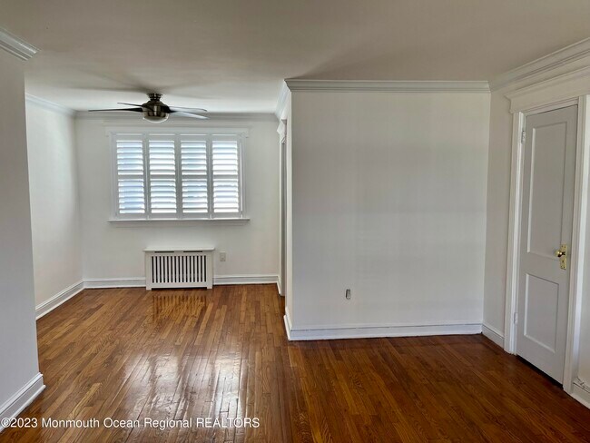 Building Photo - 302 Deal Lake Dr