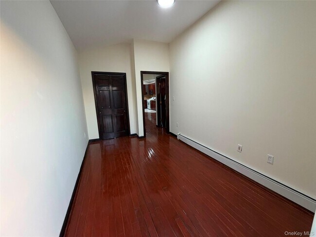 Foto del edificio - 84-40 102nd Ave