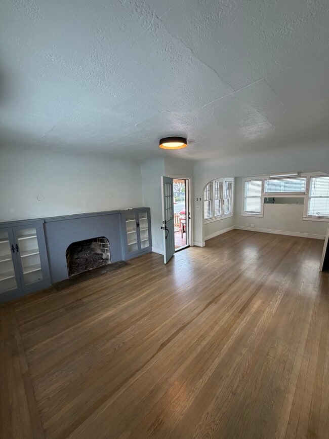 Building Photo - 1555 32nd St