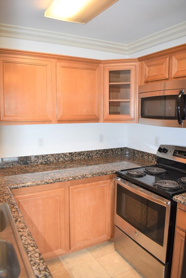 Building Photo - 1 Bedroom Condo in the Tapestry Community of Imperial Beach