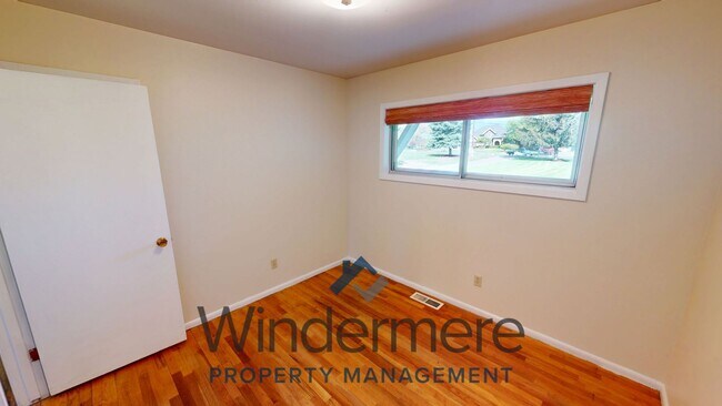 Building Photo - 2544 Kendall Rd