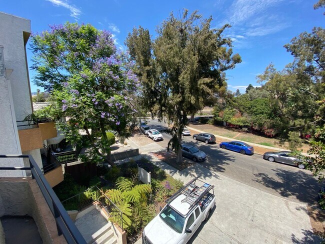 Foto del edificio - 3715 S Canfield Ave
