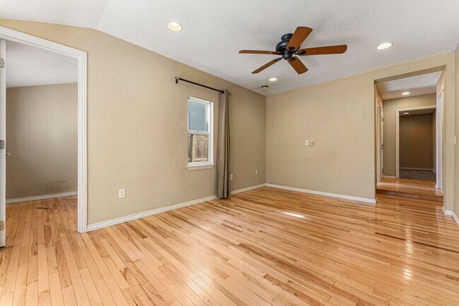 Building Photo - 4451 S Cherokee St