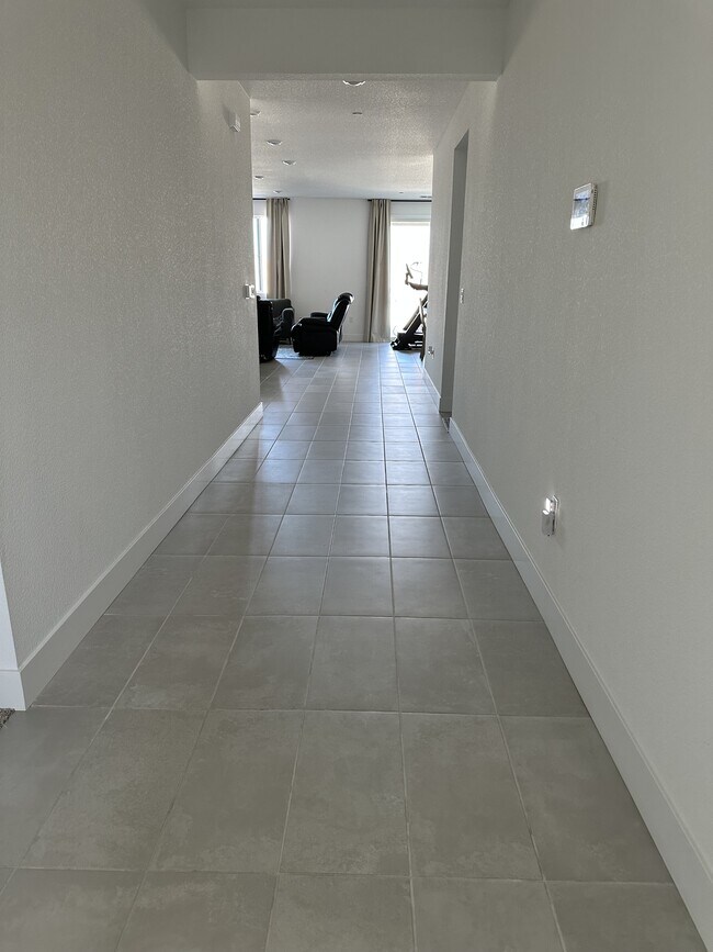 Foto del edificio - 2109 Blossom Ranch Rd