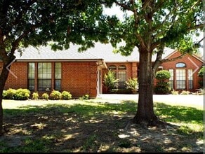 Building Photo - 112 Sunny Meadows Dr