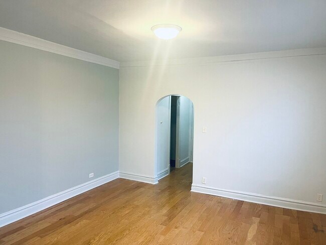 Foto del edificio - 4217 N Milwaukee Ave
