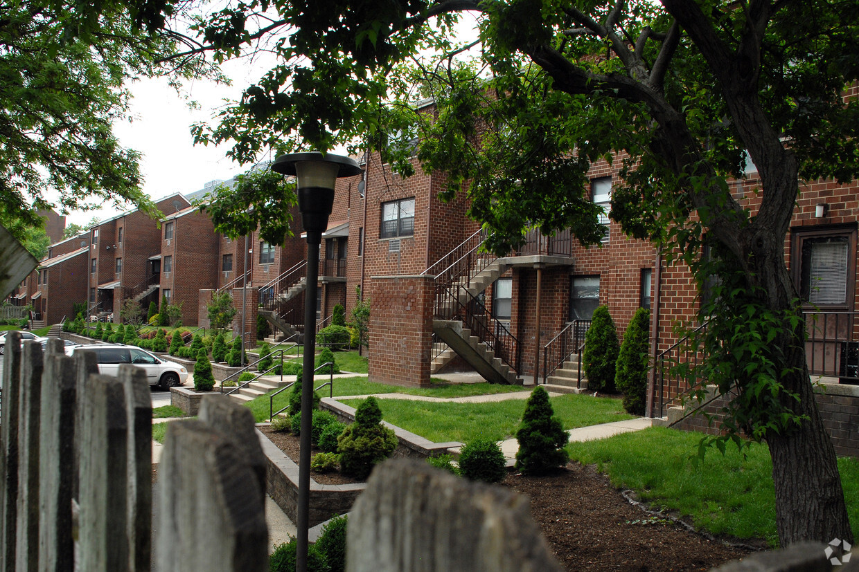 Foto del edificio - Mount Prospect Village