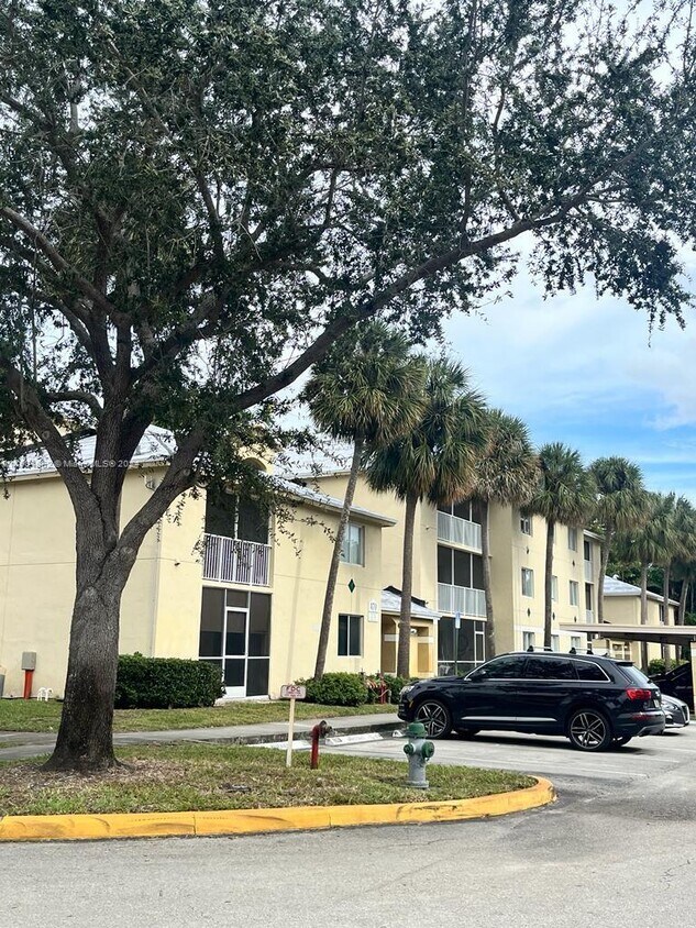 450 S Park Rd Unit 5306, Hollywood, FL 33021 Condo for Rent in