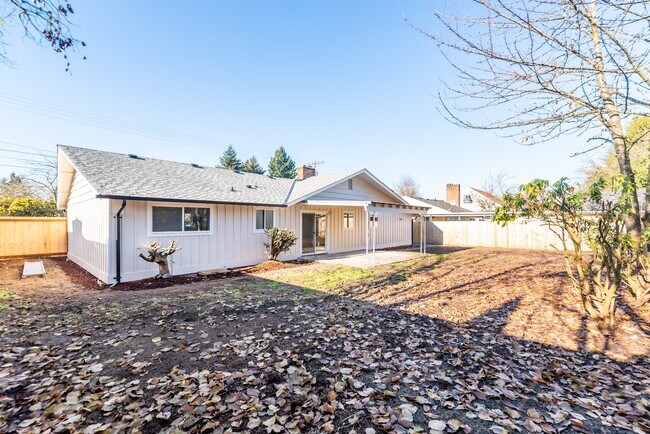 Patio trasero - 6235 A St