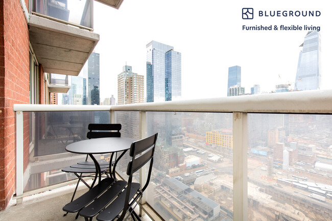 Foto del edificio - 560 W 43rd St