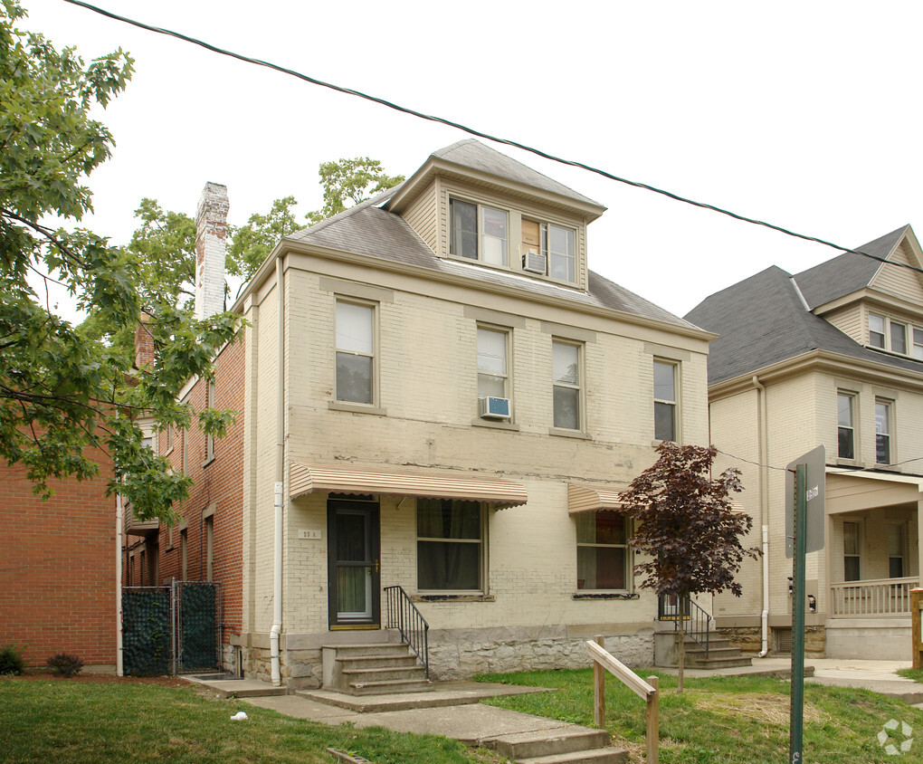 Primary Photo - 23-25 W 10th Ave