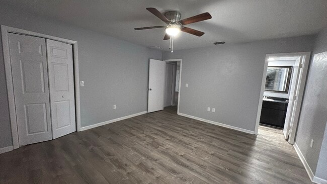 Building Photo - 12275 Linden Dr