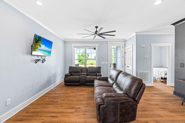 Building Photo - 3 Bedroom, 2 Bath Home on 6 Private Acres – $1,950/Month