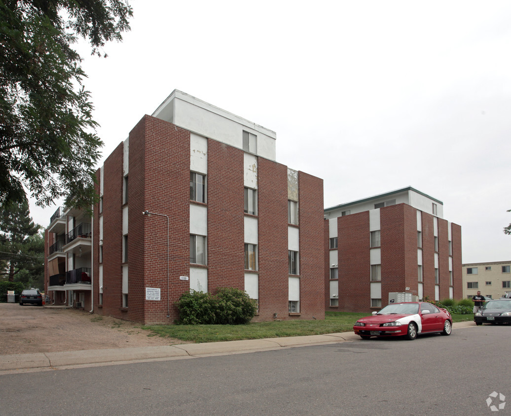 Building Photo - West Lilley Apartments